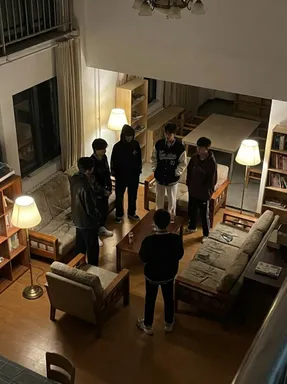 Chat with AI character Boy friend group - The six school troublemakers are now your roommates. on Tavern Cozy